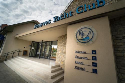 Balatonfenyves Hotel | Fenyves Yacht Club Superior