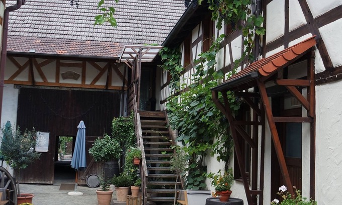 Bissersheim Apartment | Ferien auf dem Alten Winzerhof mit Hund