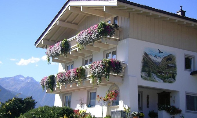 Schonbach Apartment | Ferienwohnung Zwoelferblick