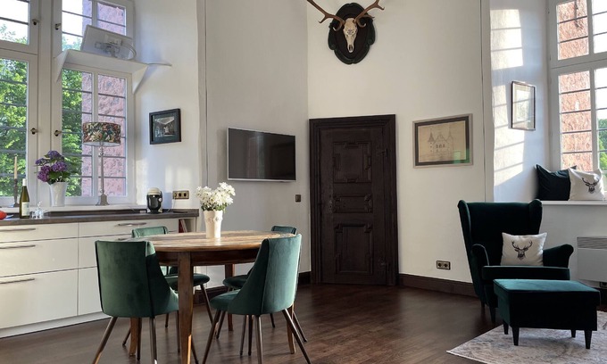 Oberhundem Apartment | Ferienwohnung Alte Schlossbibliothek, 50qm, 1 Wohn-/schlafraum, Max. 2 Personen