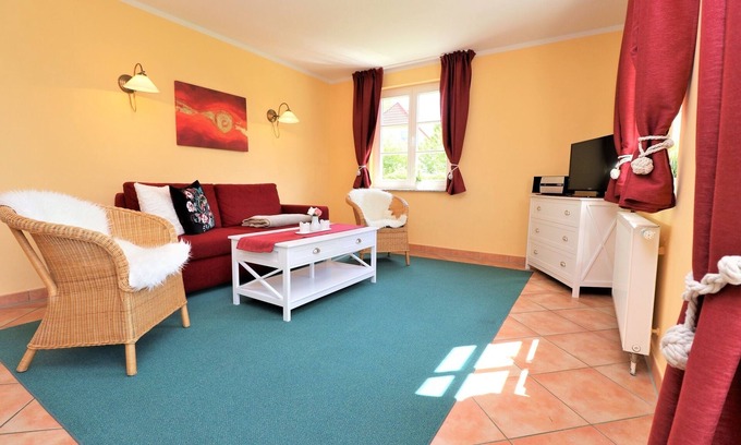 Ostseebad Wustrow Apartment | Ferienwohnung mit Südterrasse Direkt am Hafen von Wustrow