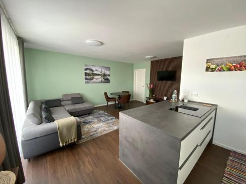 Stahl Apartment | Ferienwohnung Maria - Bitburg