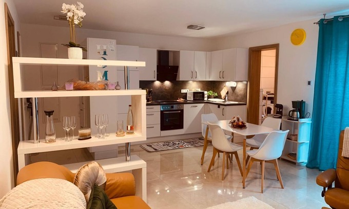 Grossheppach Apartment | Ferienwohnung- Weinstadt UG