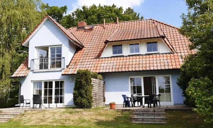 Lonvitz Apartment | Ferienwohnungen Blaues Haus, Putbus