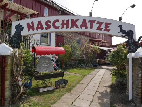 Neeberg Apartment | Ferienwohnungen Naschkatze Usedom mit Garten, Ruhe & Blick auf den Wieck in Krummin