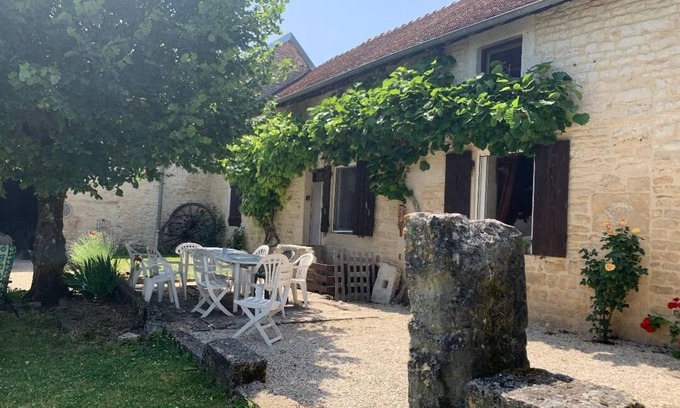 Chemin-d'Aisey Other | Ferme Familiale Dans UN Village Bourguignon 12 pl