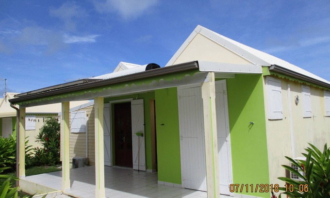 Dubedou House | Ferme lespapayers experience the countryside up close in the heart of nature