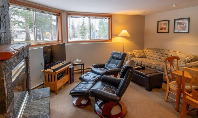 East Kootenay Condo | Fernie - Timberline Lodges Aspen #306