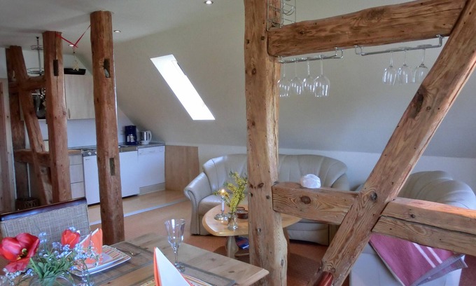 Hirschburg Apartment | Fewo mit 2 Sep. Schlafzimmern für 6 Personen Gegenüber der "bernsteinreiter"