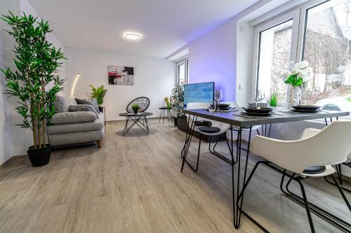 Brauneberg Apartment | FeWoMo Stilvolles EG Appartment, Brauneberg, 4 Pers, Boots Slipanlage, Moselradweg, Seniorengerecht