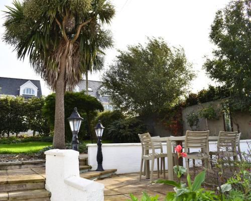 Gwbert House | Ffin Yr Afon