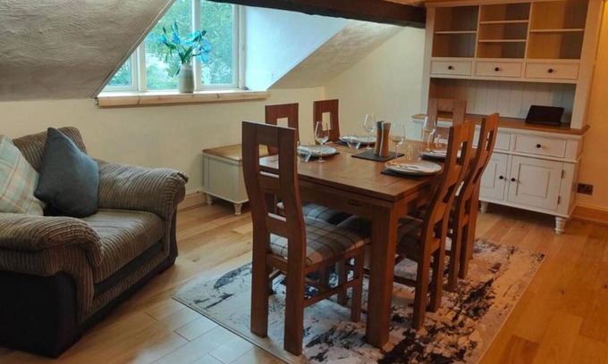 Beddgelert Apartment | Fflat Aberglaslyn - One Bedroom Apartment