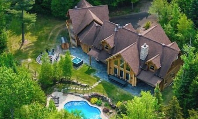Fiddler Lake Resort House | Fiddler Lake Resort: Private Pool + Hot Tub