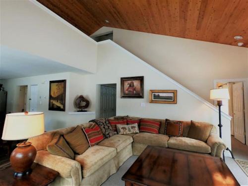 Big Sky House | Final Frontier