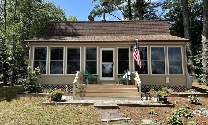 Bridgton Cottage | Find your Happy Place, Highland Lake, Bridgton. Dock, fire pit, lakeside deck!n