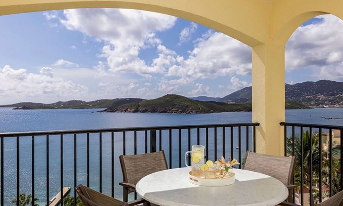 Estate Bakkero Resort | π
π’π§ππ’π§π πππ’π₯π’ Beachfront Dream Getaway @Frenchman's Cove Resort, 2BR