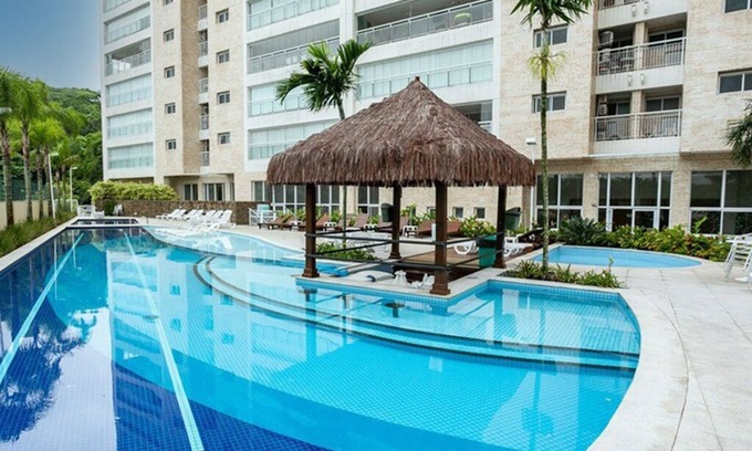 Peninsula Apartment | Fine 158m2 apartment 5 m walk from the sea in the best of Enseada. 19 floor beautiful view 3vgs.