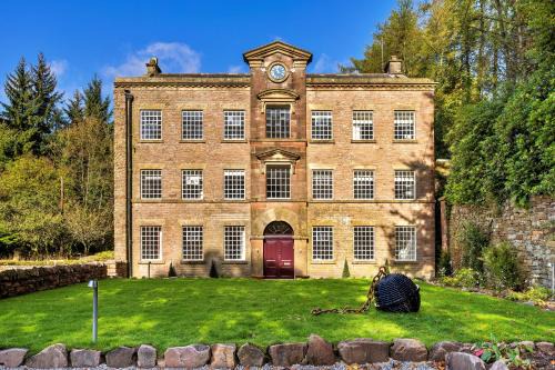 Macclesfield House | Finest Retreats - ARC Peaks