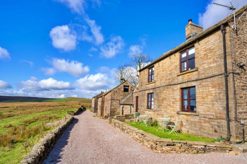 Buxton House | Finest Retreats - Middle Barn at Blackclough Farm