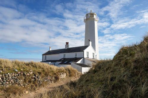 Barrow-in-Furness House | Finest Retreats - Walney Island Lighthouse