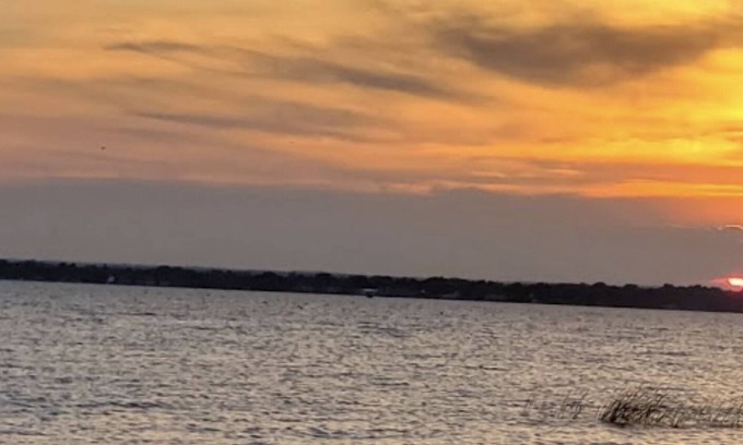 Tawas City Cottage | (Fir Cabin) Cozy Lakeside 2 Bed 2 Bath Cottage - Pets OK