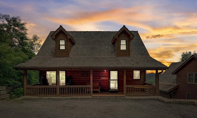 Wolf Laurel Cabin | Firefly Cabin! Hot Tub, Sauna, Wolf Ridge Ski Resort