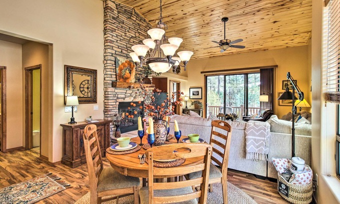 Torreon House | Fireside Comfort & Family Fun: Wooded Show Low Gem