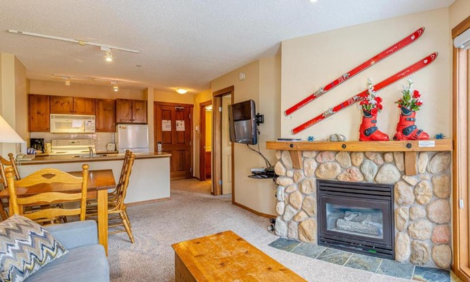 Sun Peaks Cabin | Fireside Lodge #315 By Bear Country