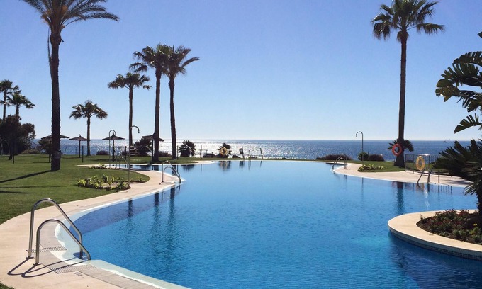 Sitio de Calahonda Apartment | First beach line (beachside) - a paradise on the Costa del Sol.