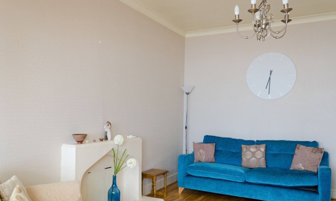 Sidmouth Apartment | First Floor Seafront Apartment With Uninterrupted Sea Views over the lyme Bay.