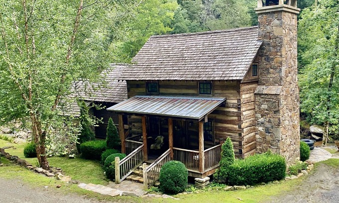 Cullowhee Cabin | Fish Camp at Waterdance - Log Cabin On The River