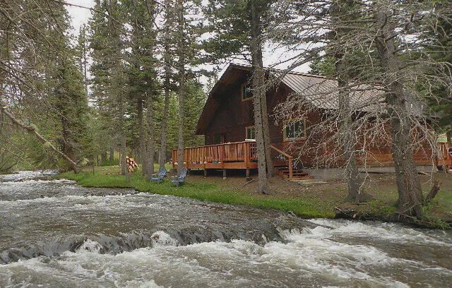 Red River Cabin | Fish Off The Back Porch! Picture Perfect Red River Cabin On The River!