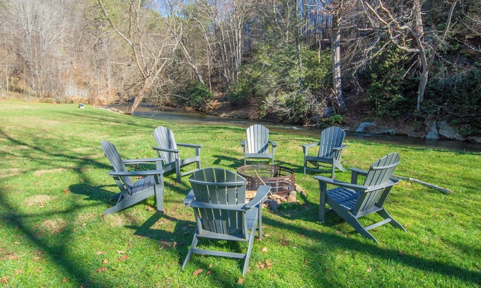 Grassy Creek Cabin | Fish, Soak, Play | River Song Retreat | Bring the Dogs!