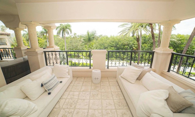 Miami Beach Apartment | FISHER ISLAND — Luxury 2-Bedroom with WiFi & AC on Miami’s Most Exclusive Island
