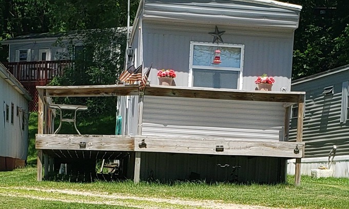 Ferryville House | Fishermans Hideaway on Pool 9