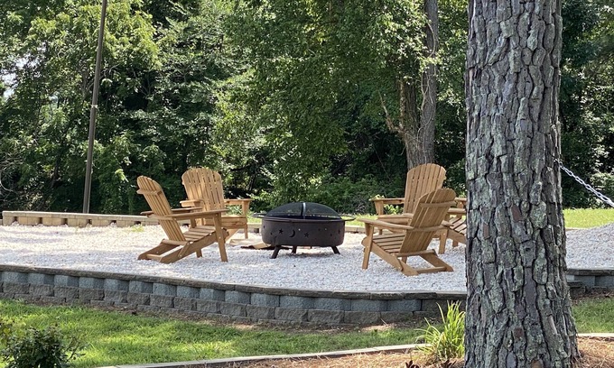 Bracey House | Five Pines Retreat Lake Gaston SPECTACULAR WATERFRONT