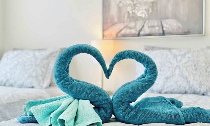 Reno House | Fiveplex Breing The Entire Team/12Bd 12Ba/Sleeps42/12 Queens & 12 Twins/6 Half