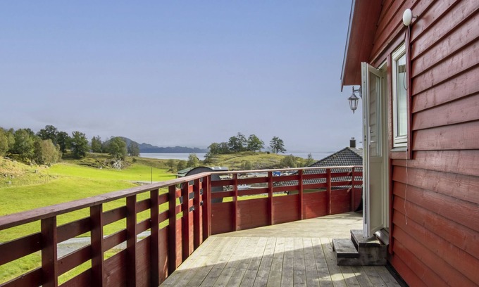 Tysnes House | Fjordglytt by Interhome