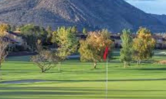 Flagstaff Hotel | Flagstaff 2 Bedroom Lock Off! Come Out and Golf!