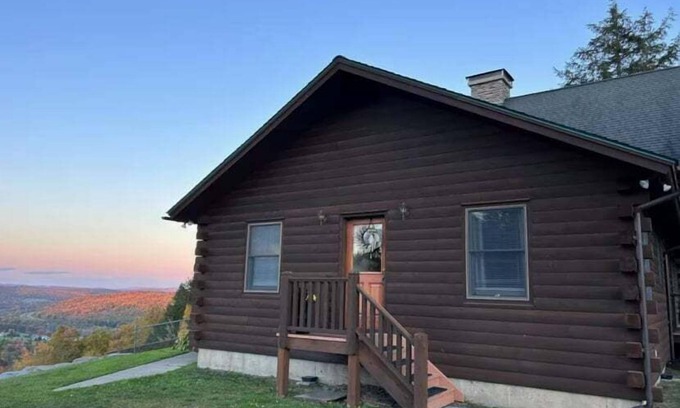 Sidney Cabin | Flagview Lodge | Cabin w/Porch + Countryside Views!
