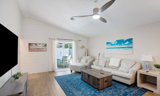 South Sarasota House | Flamingo Cottage: Renovation Sleep 6 Hot tub, Pool