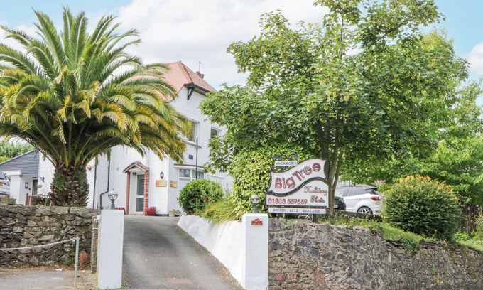 Roundham Cottage | FLAT 4, BIG TREE HOLIDAY FLATS, family friendly in Paignton