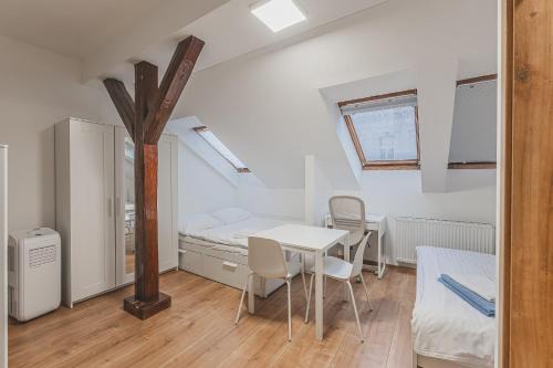 Andel Apartment | Flat Near Prague Castle Stylish & Prime Location 3