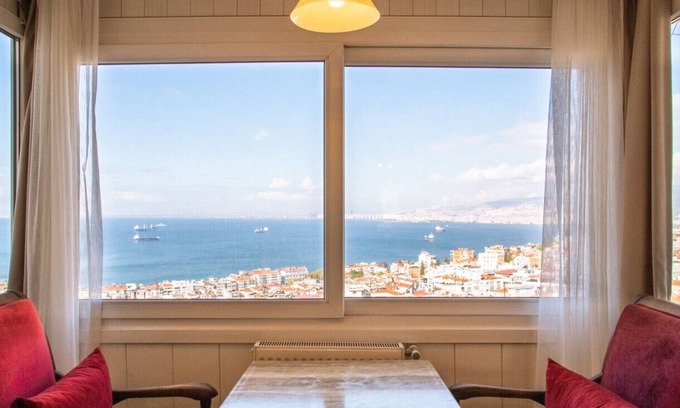 Konak Apartment | Flat with Mesmerizing Sea View in Konak