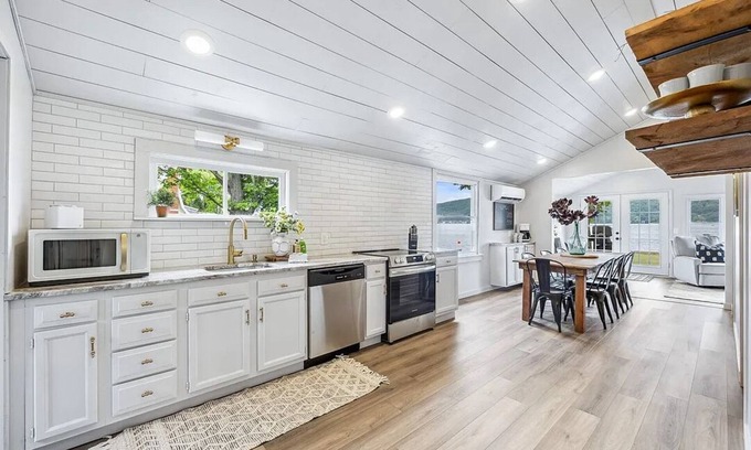 Hammondsport House | FLAT YARD right on the LAKE!