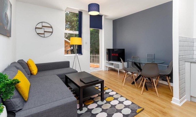 Sefton Park Apartment | FLATZY - Lovely Sefton Park Retreat