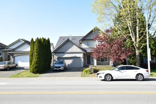 Fleetwood House | Fleetwood Home, Pet-Friendly-Parking-Central HVAC