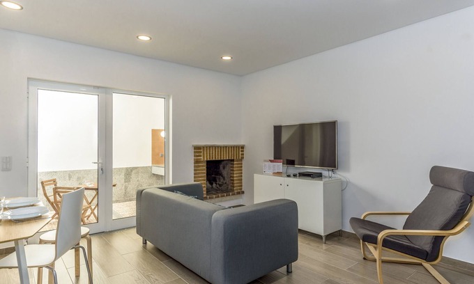 Se Ski Chalet | FLH Faro Central House with Terrace