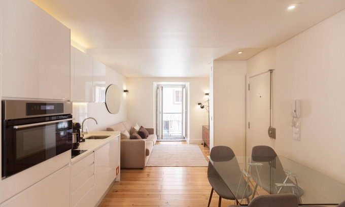 Sao Bento Apartment | FLH Príncipe Real Minimalist Retreat