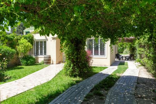 Chacras de Coria House | Fliphaus Chacras De Coria - 4 Bd House Pool&bbq